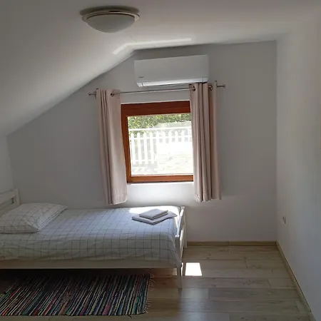 Appartement Isolated With A Parking Space Krupa, Zagora - 27162